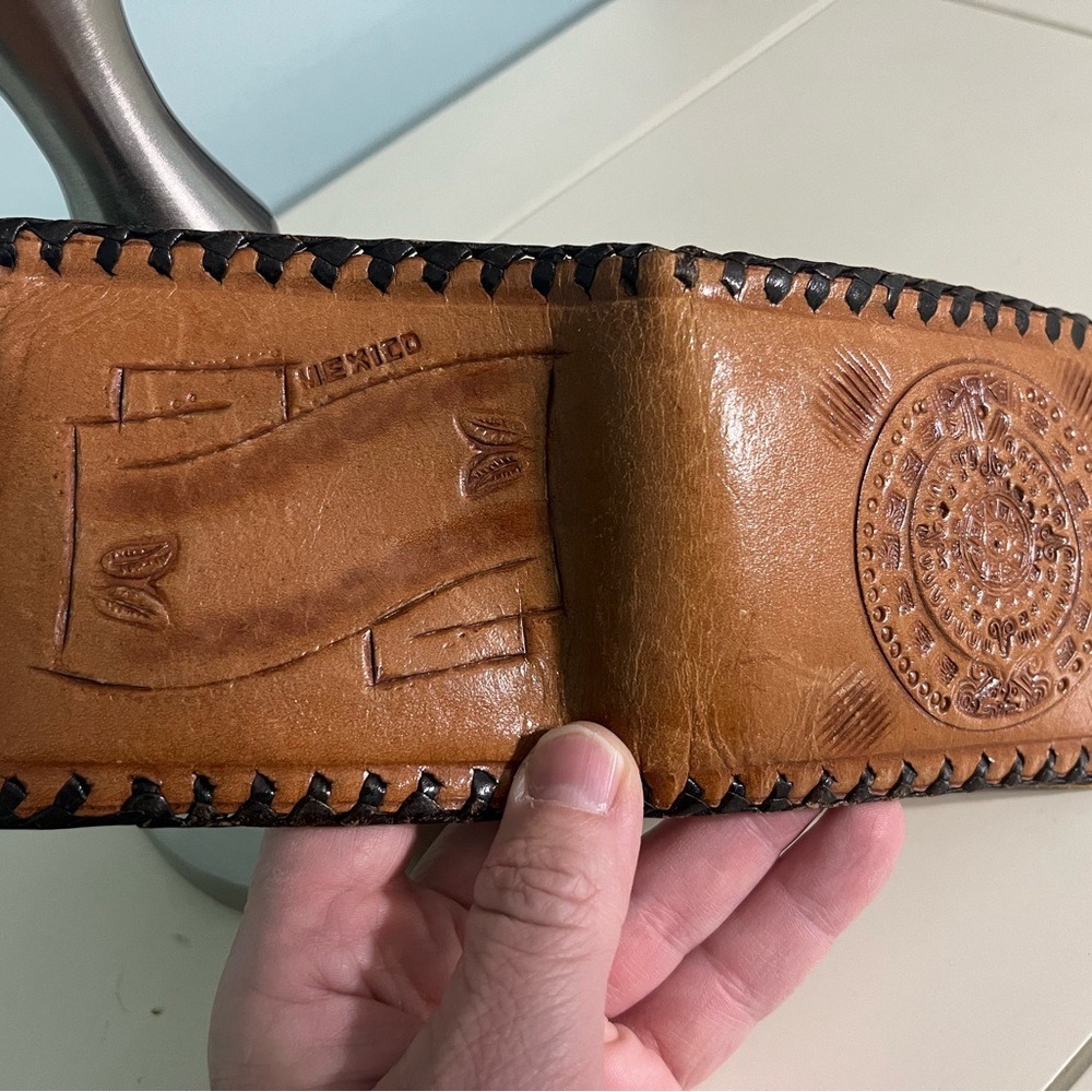 Vintage Mexico Bifold Wallet Brown Tooled Leather Aztec Calendar Handcrafted - Picture 4 of 6
